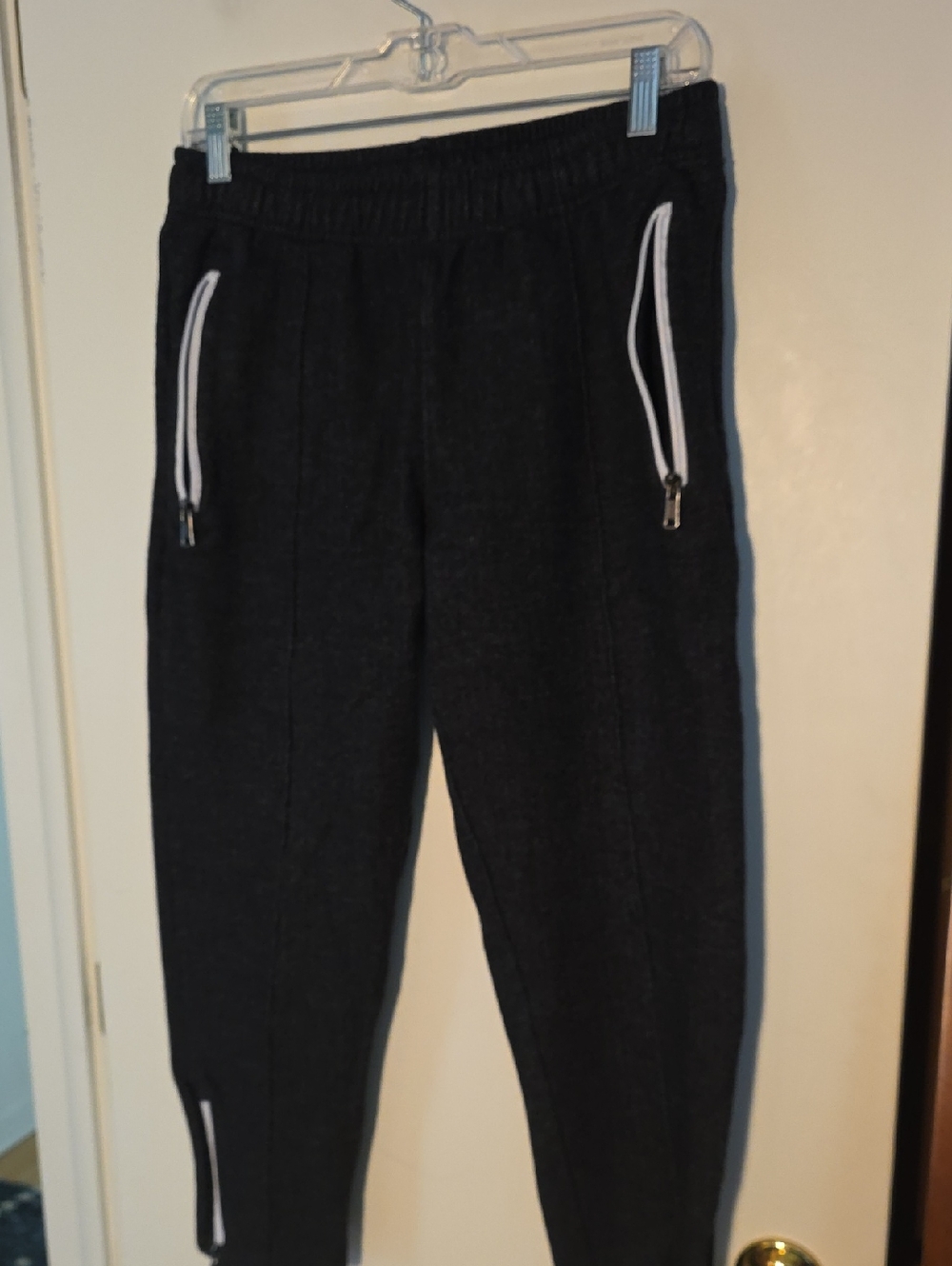 Todd Snyder Charcoal Cropped Medium Jogger Pants with White Drawstrings